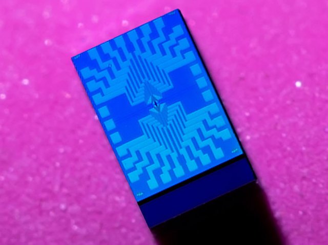 Intel тестирует производство квантовых процессоров Intel тестирует производство квантовых процессоров