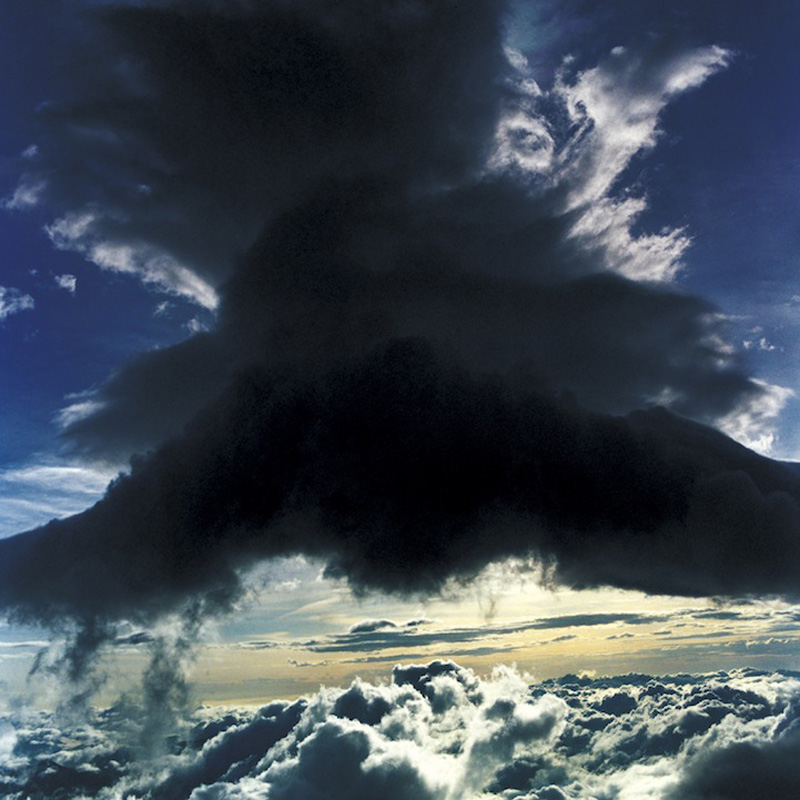 Hut Atop Mount Fuji 7 Над землей