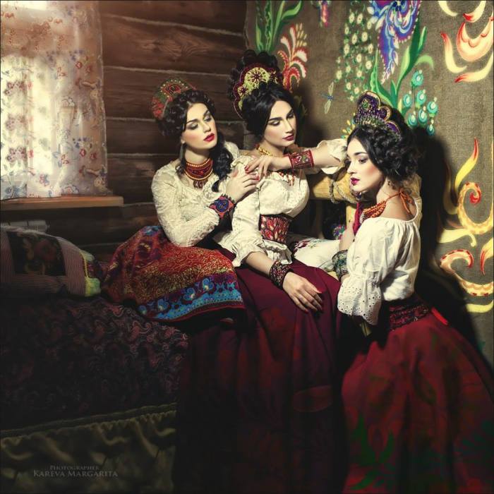 Девицы-красавицы. Автор: Маргарита Карева. Девицы-красавицы. Автор: Маргарита Карева.