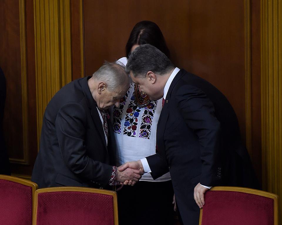 Маски сброшены: Сын главнокомандующего УПА* Шухевич поддержал Порошенко