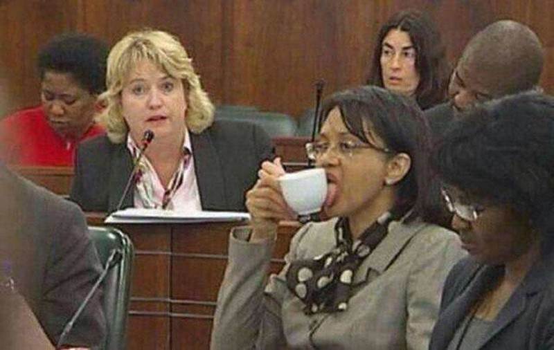 Я бы спросил, что здесь происходит, но боюсь узнать правду Я бы спросил, что здесь происходит, но боюсь узнать правду