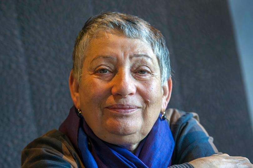 Людмила Улицкая сожалеет, что СССР не сдался Германии подобно французам и заплатил за победу большую цену