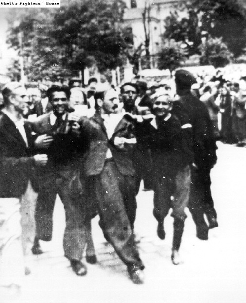 Зверства нацистов и бандеровцев против львовских евреев, фото - Киев. «The Kiev Times»