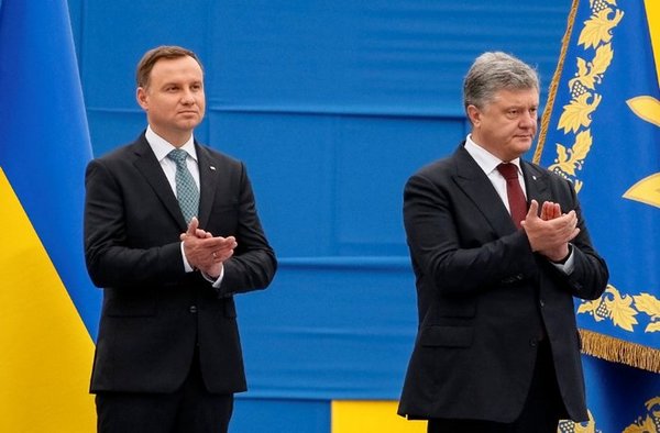 Порошенко спровоцировал новый конфликт с Польшей Порошенко спровоцировал новый конфликт с Польшей