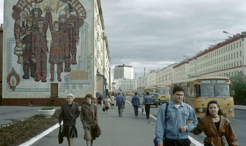Россия 90-х в фотографиях французского фотожурналиста Жан-Поля Гийото Россия 90-х в фотографиях французского фотожурналиста Жан-Поля Гийото