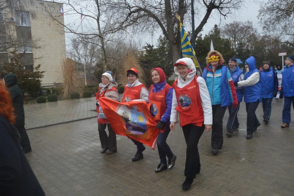Купаются, пока холодно!