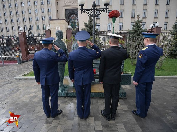 16 российских спецназовцев против 300 боевиков