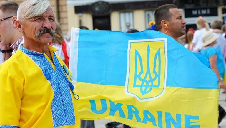 Украинский вопль отчаяния: «Не смейте считать нас русскими!» Украинский вопль отчаяния: «Не смейте считать нас русскими!»