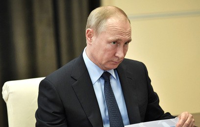 Путин поручил распределить потоки между аэропортами Сибири