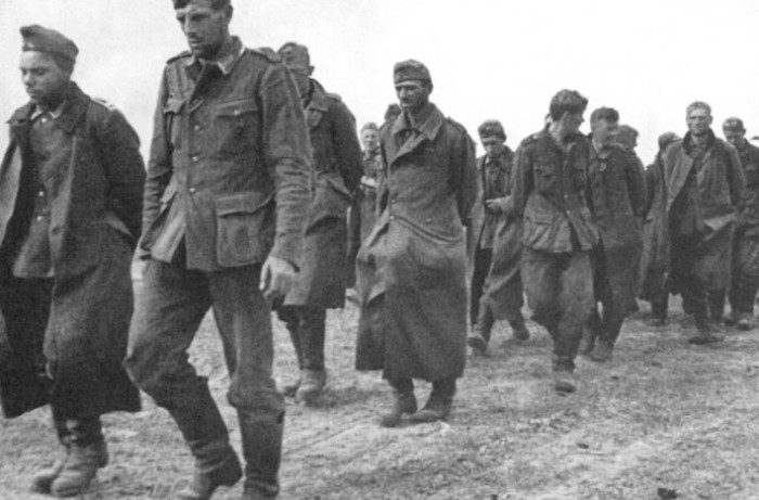 Возвращение солдат Вермахта было вовсе не таким радостным, как ими планировалось изначально. Как жилось пленным немцам в советских лагерях после Победы СССР в войне
