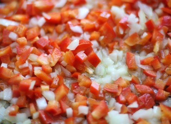 Помидоры, фаршированные курицей с овощами Помидоры, фаршированные курицей с овощами