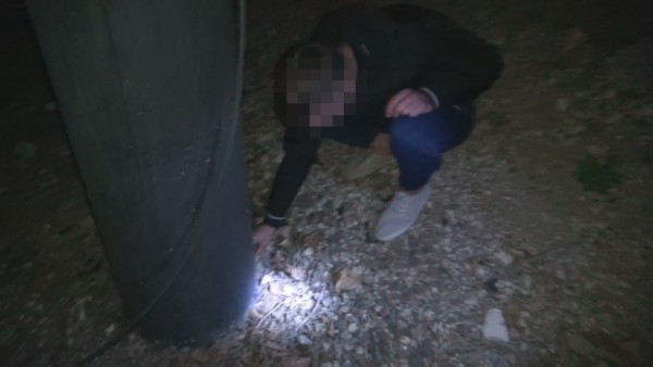 В Крыму 18-летний закладчик оставлял опасные пробирки возле железной дороги В Крыму 18-летний закладчик оставлял опасные пробирки возле железной дороги