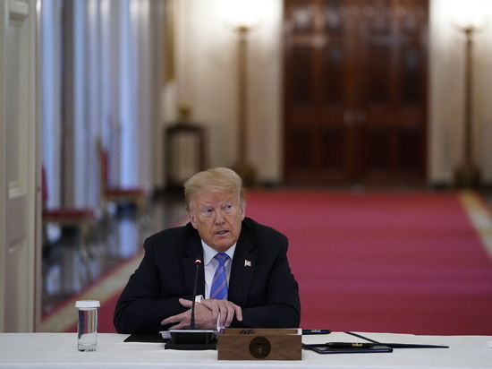 Раскрыты тайны телефонных переговоров Трампа: «тупая» Меркель и «трусливая» Мэй Раскрыты тайны телефонных переговоров Трампа: «тупая» Меркель и «трусливая» Мэй