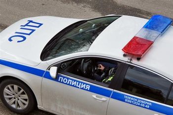 Неадекватный угонщик несколько часов танцевал с надетыми наручниками