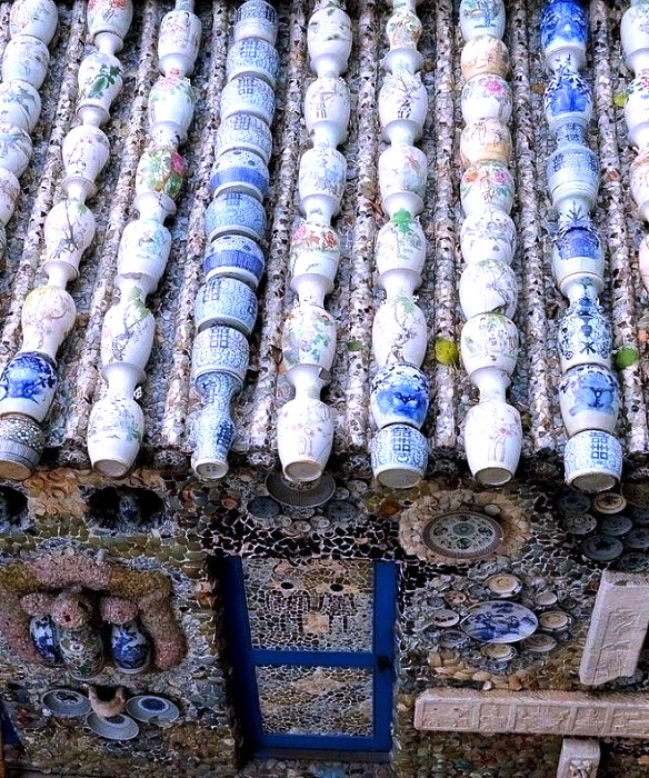 Единственная крыша в мире, созданная из древних фарфоровых ваз (China Porcelain House). Единственная крыша в мире, созданная из древних фарфоровых ваз (China Porcelain House).