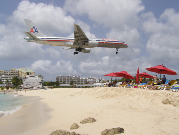 Maho Beach. Остров Святого Мартина Maho Beach. Остров Святого Мартина
