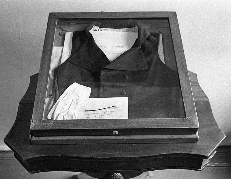 800px-RIAN_archive_51354_Vest_Pushkin_Wore_during_his_Duel.jpg 800px-RIAN_archive_51354_Vest_Pushkin_Wore_during_his_Duel.jpg