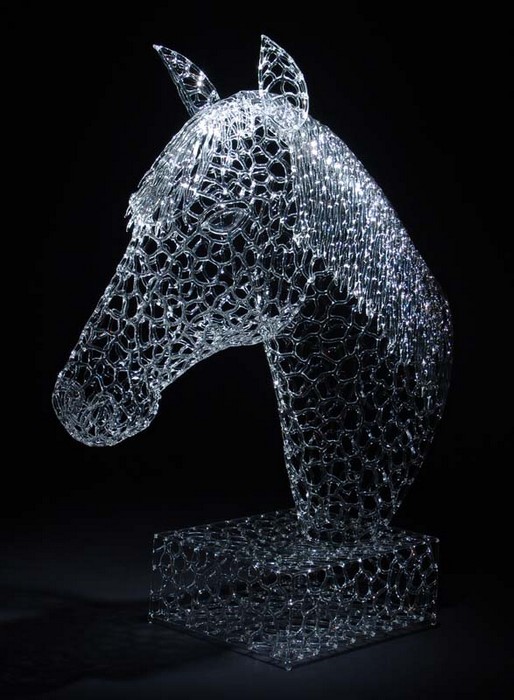   .    (Robert Mickelsen)