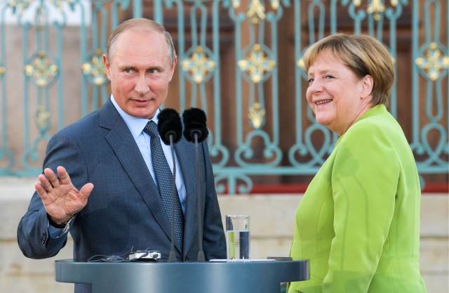 Переговоры Путина и Меркель завершились спустя три часа