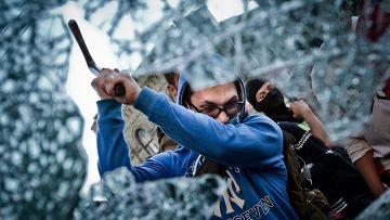 Атака на российское посольство в Киеве Атака на российское посольство в Киеве