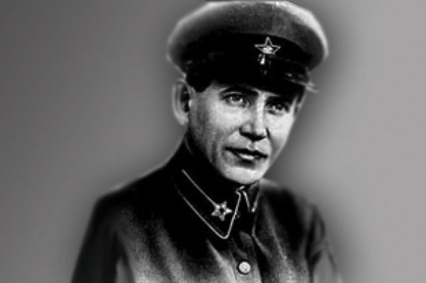 Забытый Ежов вновь обрёл популярность, когда пользователи интерната угллядели в нём сходство с Бараком Обамой.