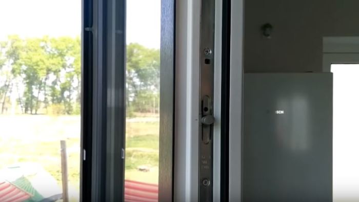 Бывают еще вот такие окна. ¦Фото: youtube.com. Бывают еще вот такие окна. ¦Фото: youtube.com.