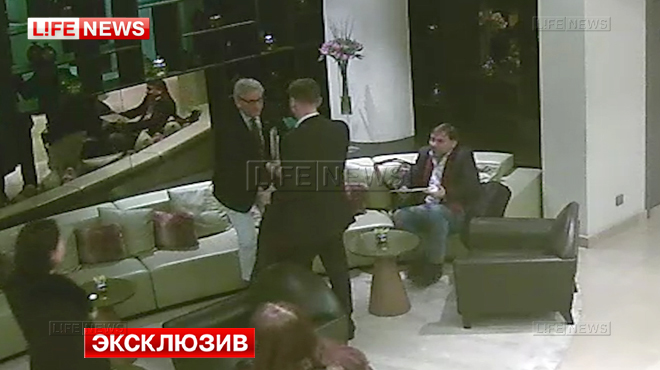 Он думал, что его не видят. Навальный тайно встретился с идеологами украинского Майдана (видео)