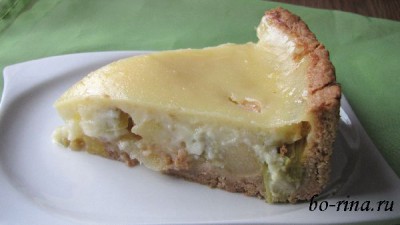 Пирог с ревенем и яблоками