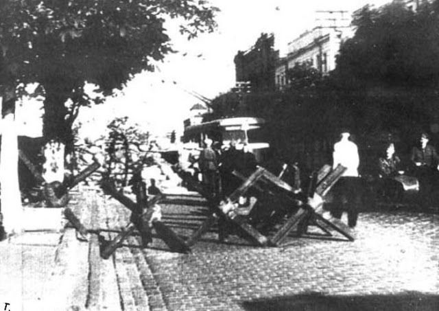 Вы знаете кто автор противотанкого "ежа"? война, изобретения