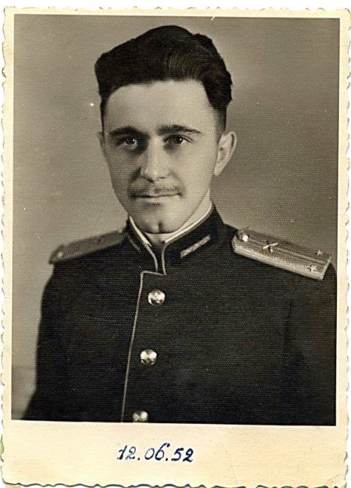 Бандера - советский офицер Бандера - советский офицер