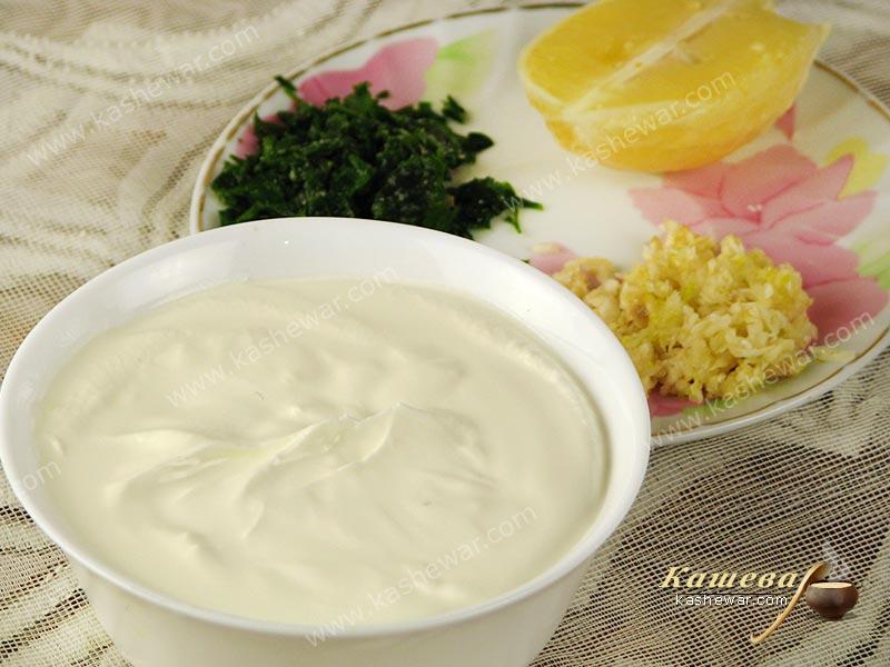 Картофельный салат с солеными огурцами