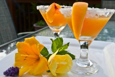 Украшаем бокалы для коктейлей. С праздником по жизни