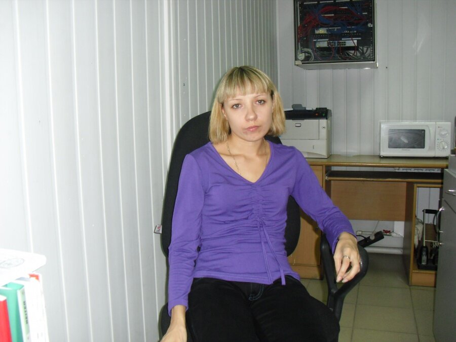 Россиянка в фиолетовом джемпере. /Фото: urallove.ru