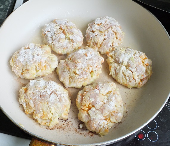 Куриные котлетки с кабачком Куриные котлетки с кабачком