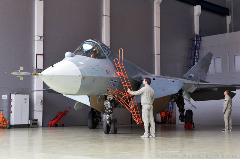 ПАК ФА впервые показали вблизи!