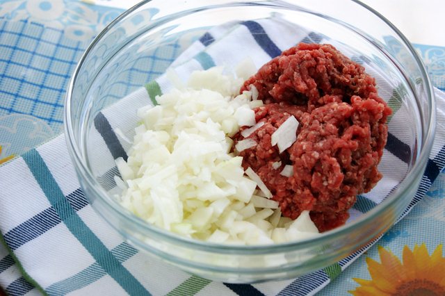 Чебуреки на кефире: мой фирменный рецепт! Чебуреки на кефире: мой фирменный рецепт!