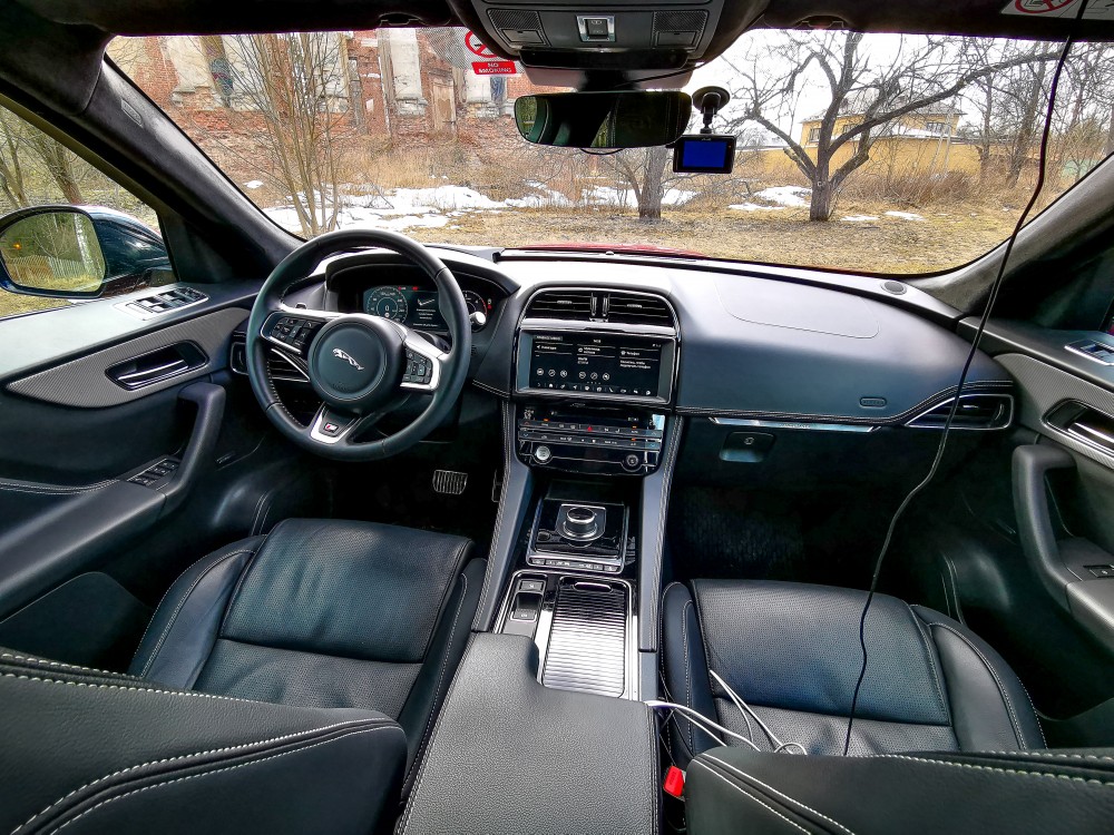 fpace_-20.jpg fpace_-20.jpg