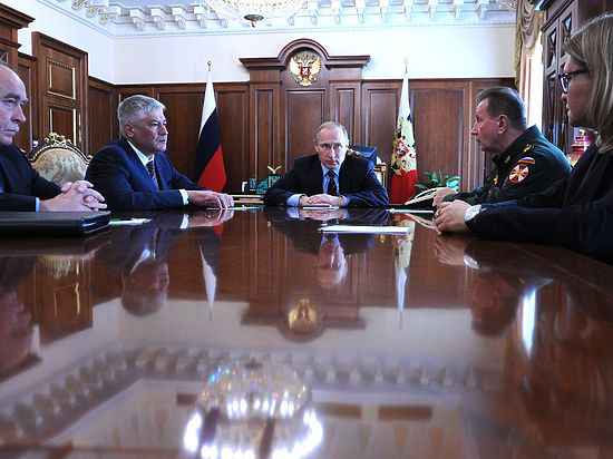 Рогозин предложил Путину использовать сталинский опыт мобилизации экономики