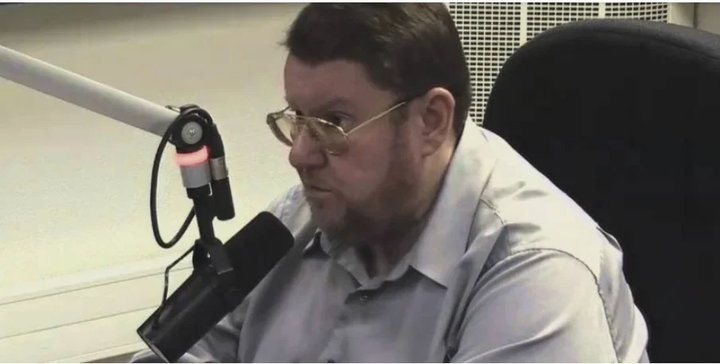 Евгений Сатановский: для чего Медведев настаивал на том, чтобы переименовать милицию в полицию?