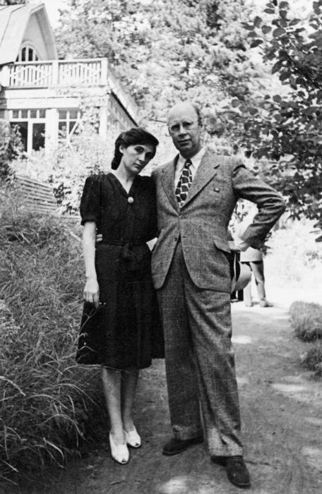 С. С. Прокофьев и М. А. Мендельсон-Прокофьева. Николина Гора 1946. / Фото: www.liveinternet.ru С. С. Прокофьев и М. А. Мендельсон-Прокофьева. Николина Гора 1946. / Фото: www.liveinternet.ru