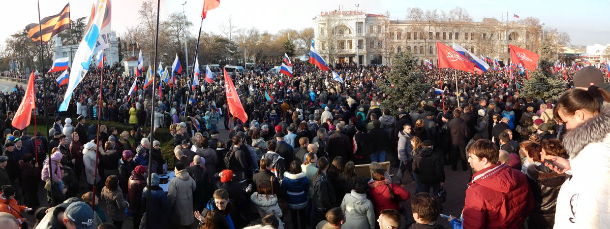 На многотысячном митинге в Севастополе, избран городской голова