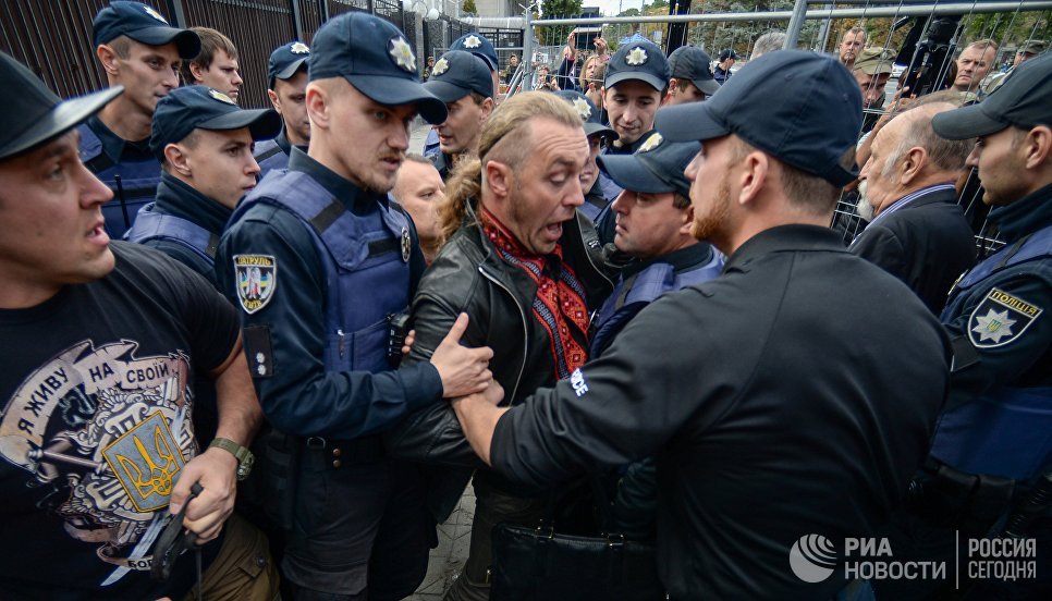 Украинский вопль отчаяния: «Не смейте считать нас русскими!» Украинский вопль отчаяния: «Не смейте считать нас русскими!»