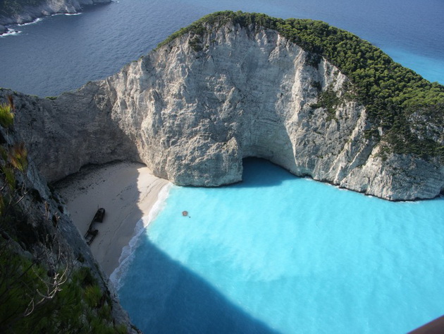   (Navagio Beach).  , 