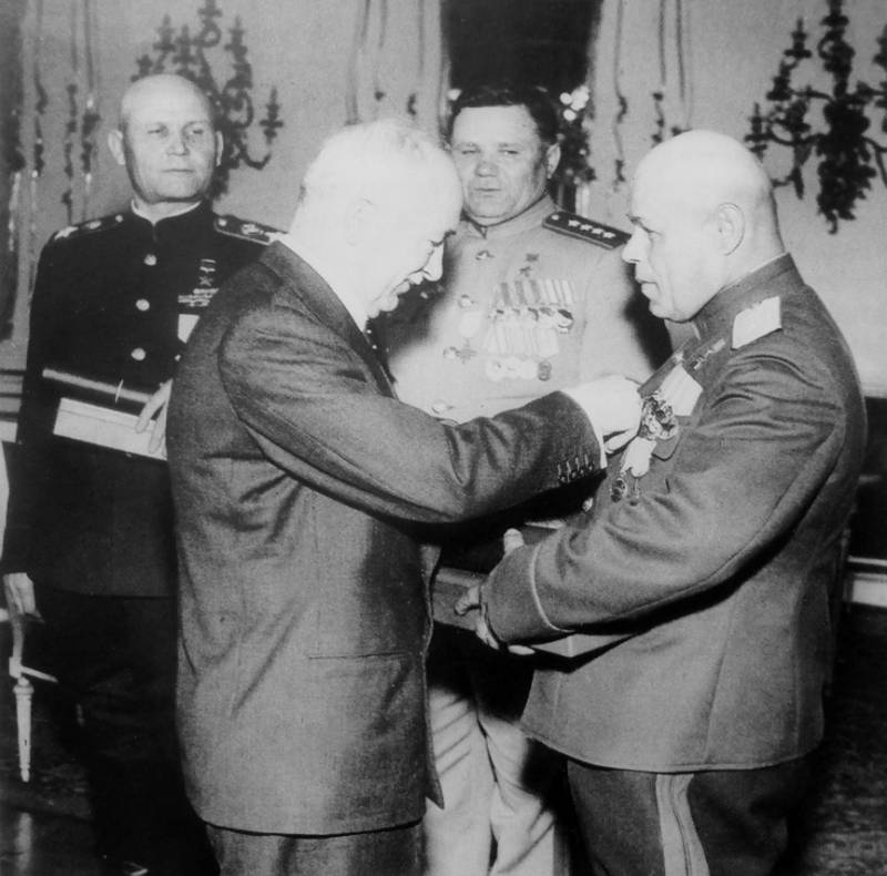 Танковый Суворов. Гений и смекалка Павла Рыбалко Танковый Суворов. Гений и смекалка Павла Рыбалко