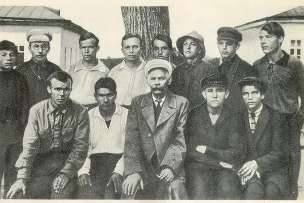 130 ЛЕТ СО ДНЯ РОЖДЕНИЯ МАКАРЕНКО 130 ЛЕТ СО ДНЯ РОЖДЕНИЯ МАКАРЕНКО