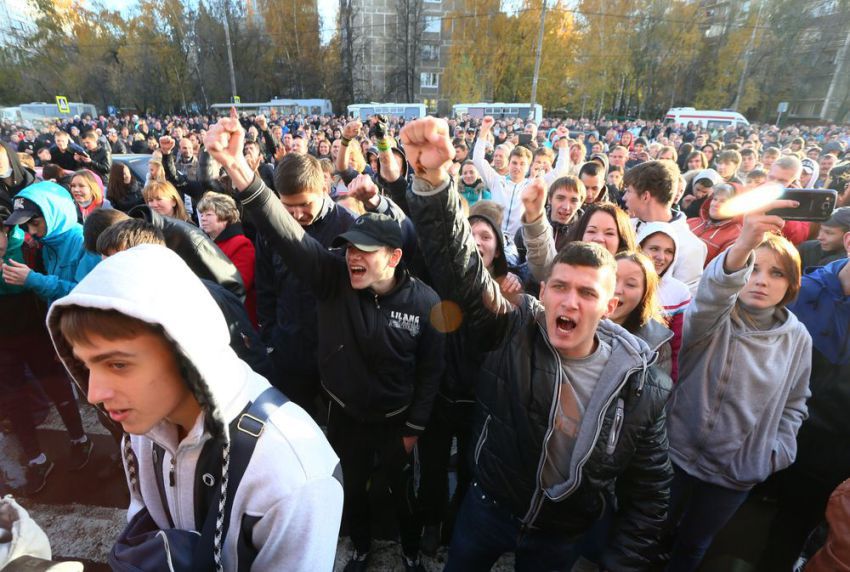 Киев охватили массовые бунты против Порошенко Киев охватили массовые бунты против Порошенко