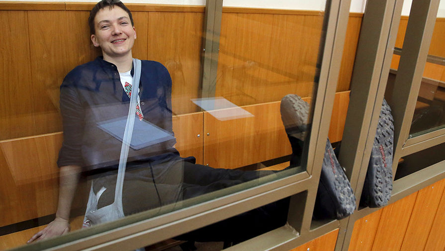 Свободу Наде Савченко! Банду кондитера под суд! Свободу Наде Савченко! Банду кондитера под суд!