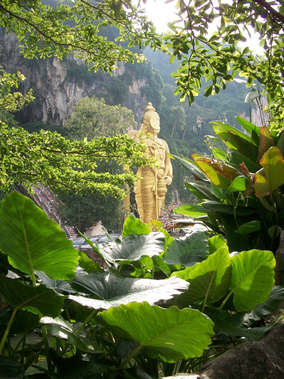 Пещеры Бату Кейвс (Batu Caves). Индонезия. Пещеры Бату Кейвс (Batu Caves). Индонезия.