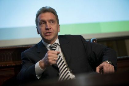 10 жён чиновников Кремля и Белого дома, которые зарабатывают больше президента