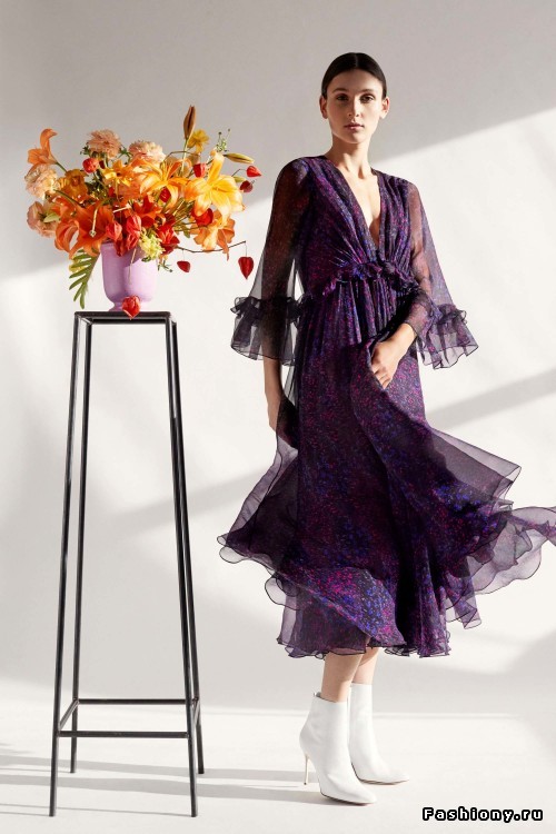 Элегантность и женственность в коллекции Carolina Herrera pre-fall 2018 Элегантность и женственность в коллекции Carolina Herrera pre-fall 2018